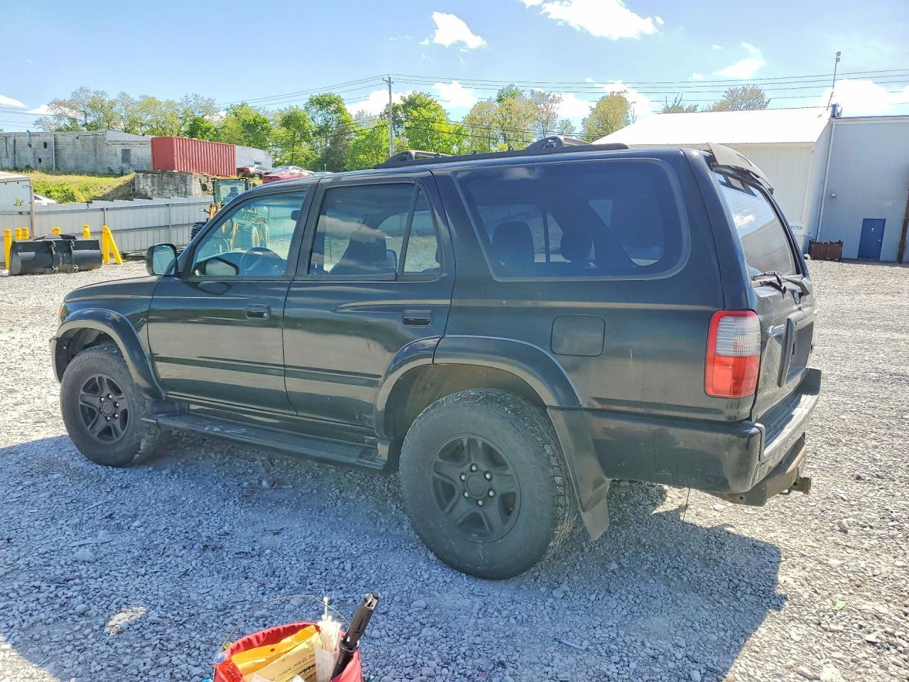 2000 Toyota 4Runner Sr5 - Image 2