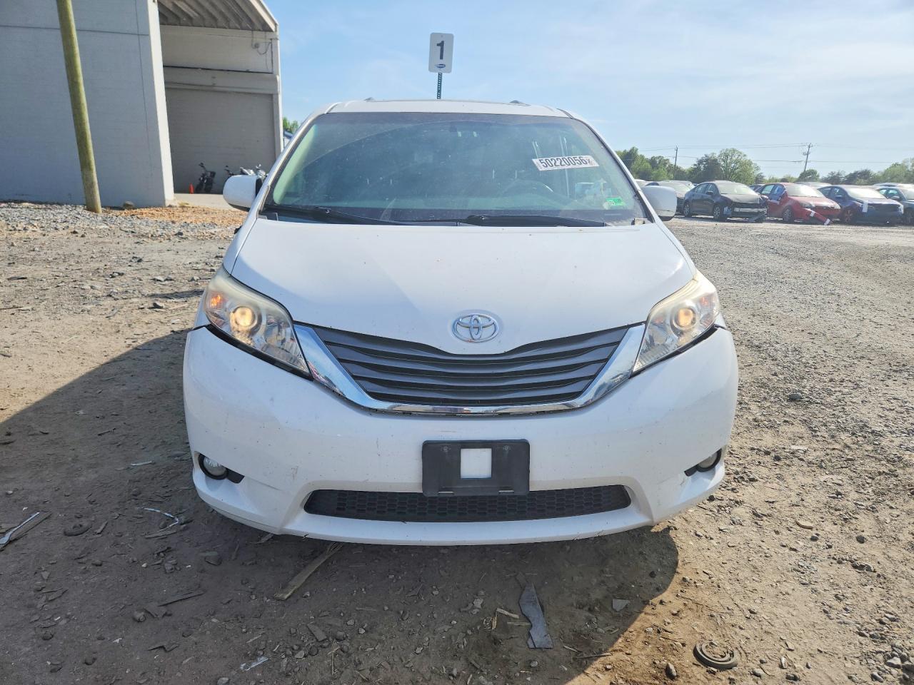 2014 Toyota Sienna Xle 8-Passenger - Фото 5
