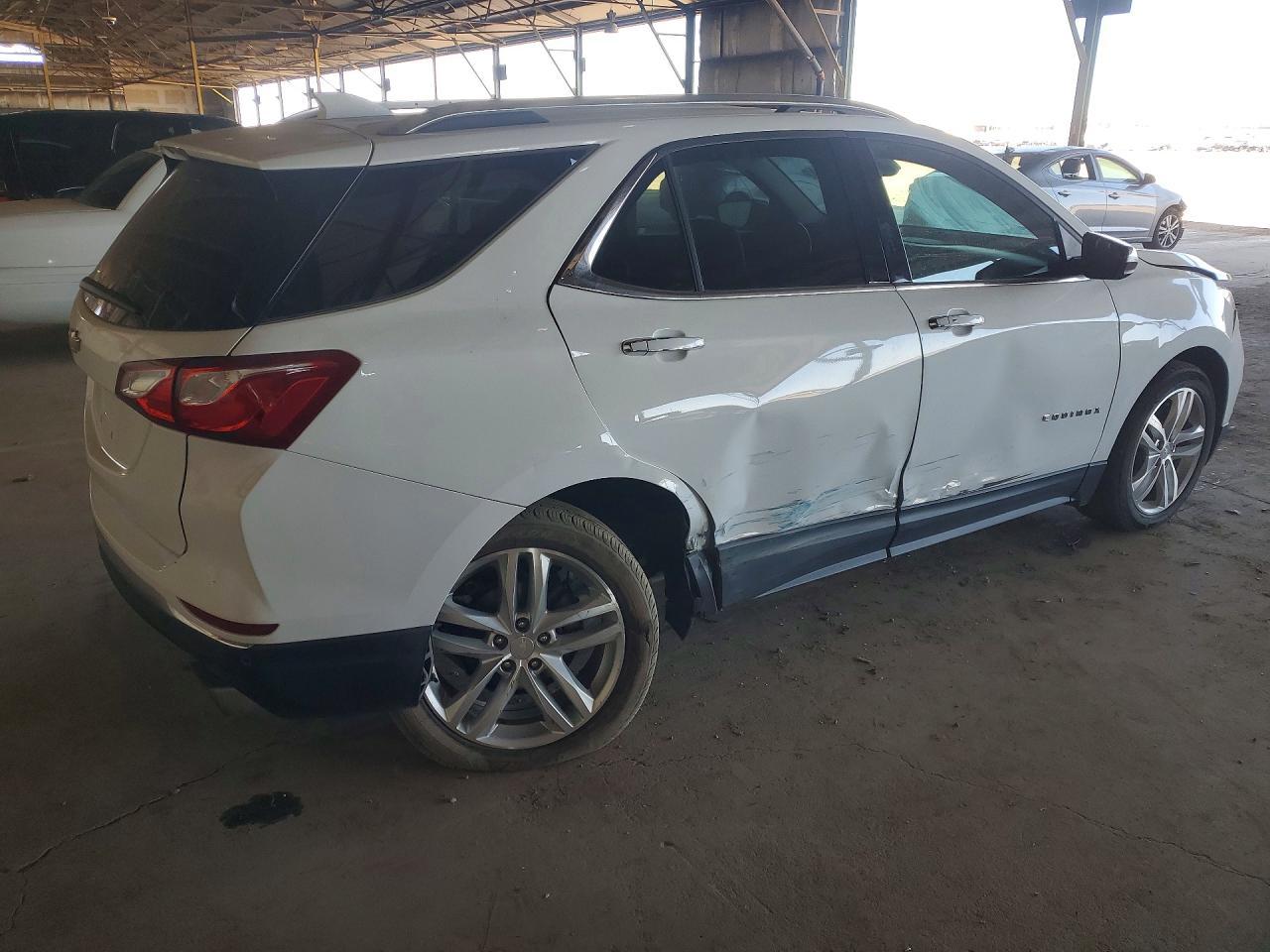 2020 Chevrolet Equinox Premier - Image 3