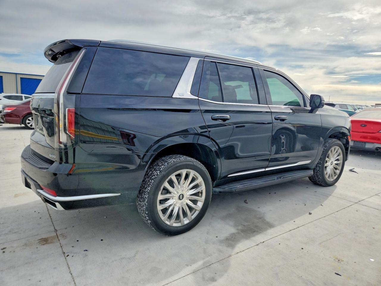 2024 Cadillac Escalade Premium Luxury - Image 3