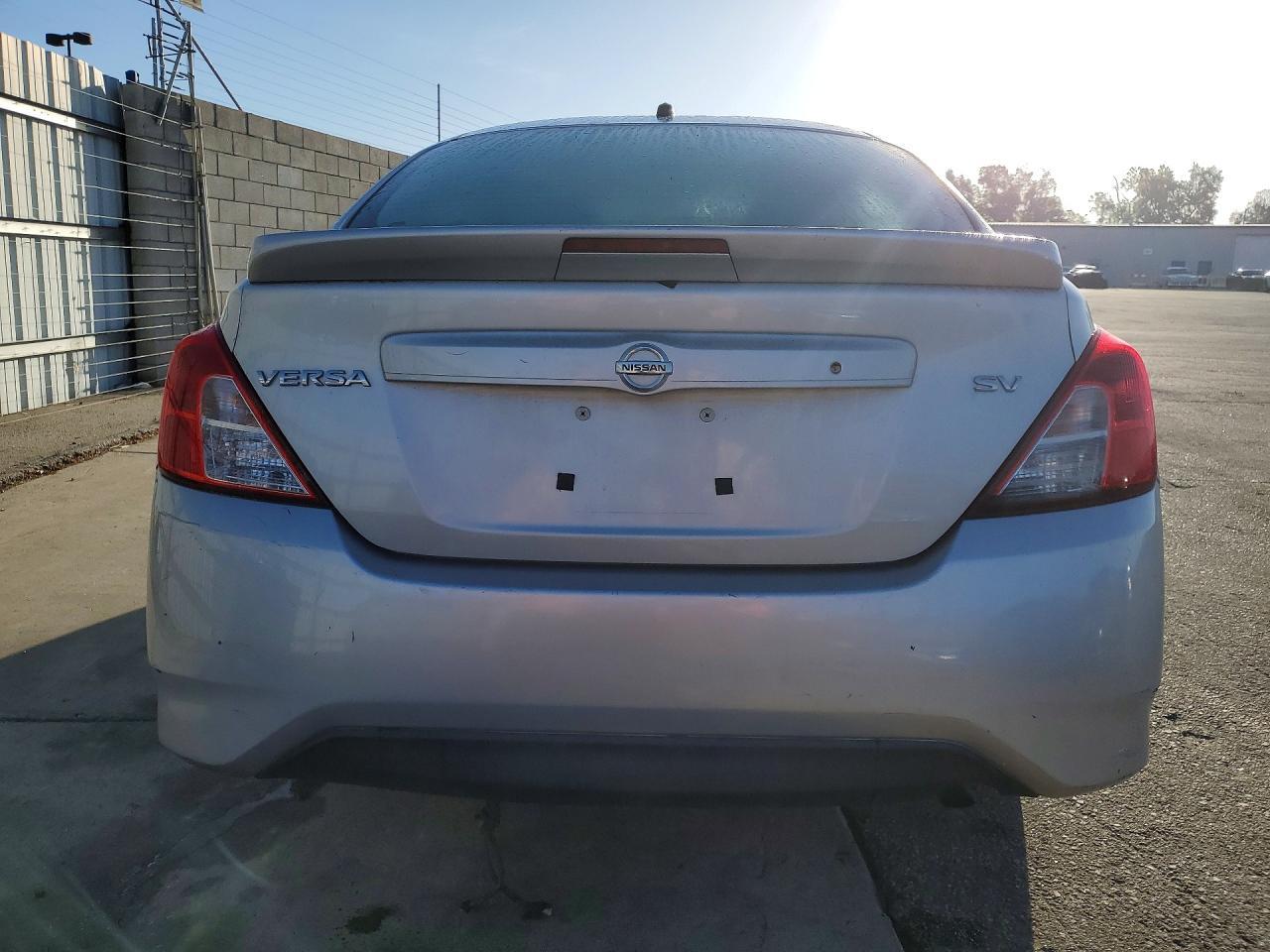 2017 Nissan Versa 1.6 Sv - Image 6