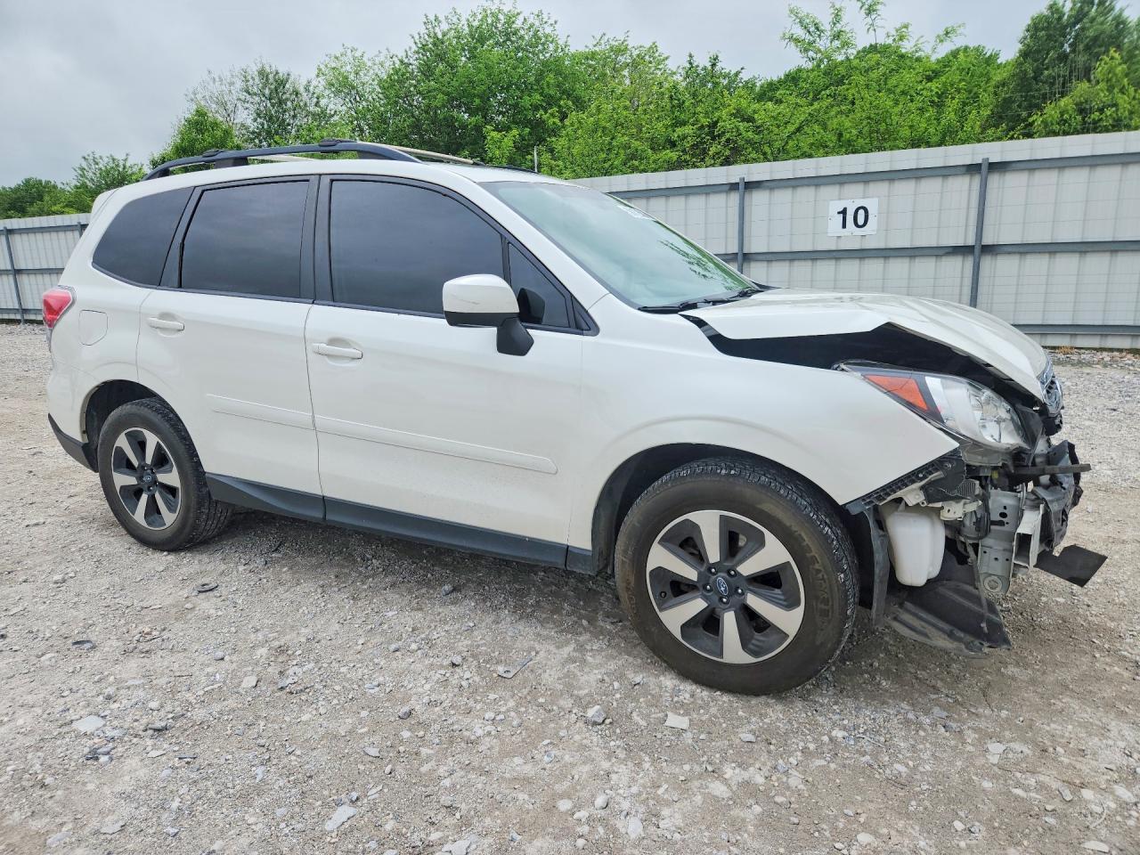 2017 Subaru Forester 2.5I Premium - Image 4