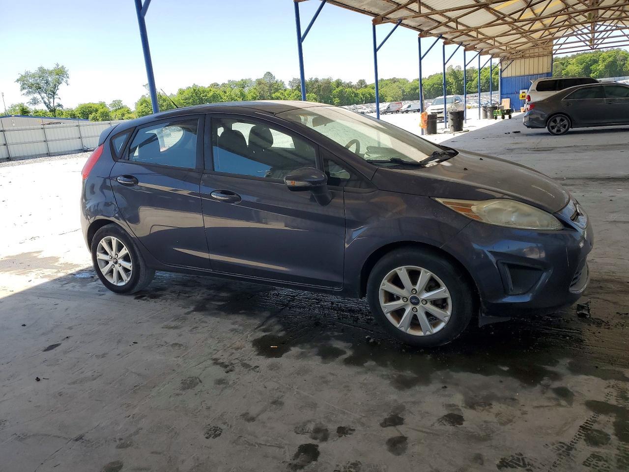 2013 Ford Fiesta Se - Фото 4