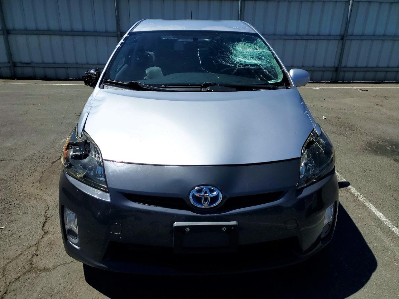 2011 Toyota Prius Two - Фото 5