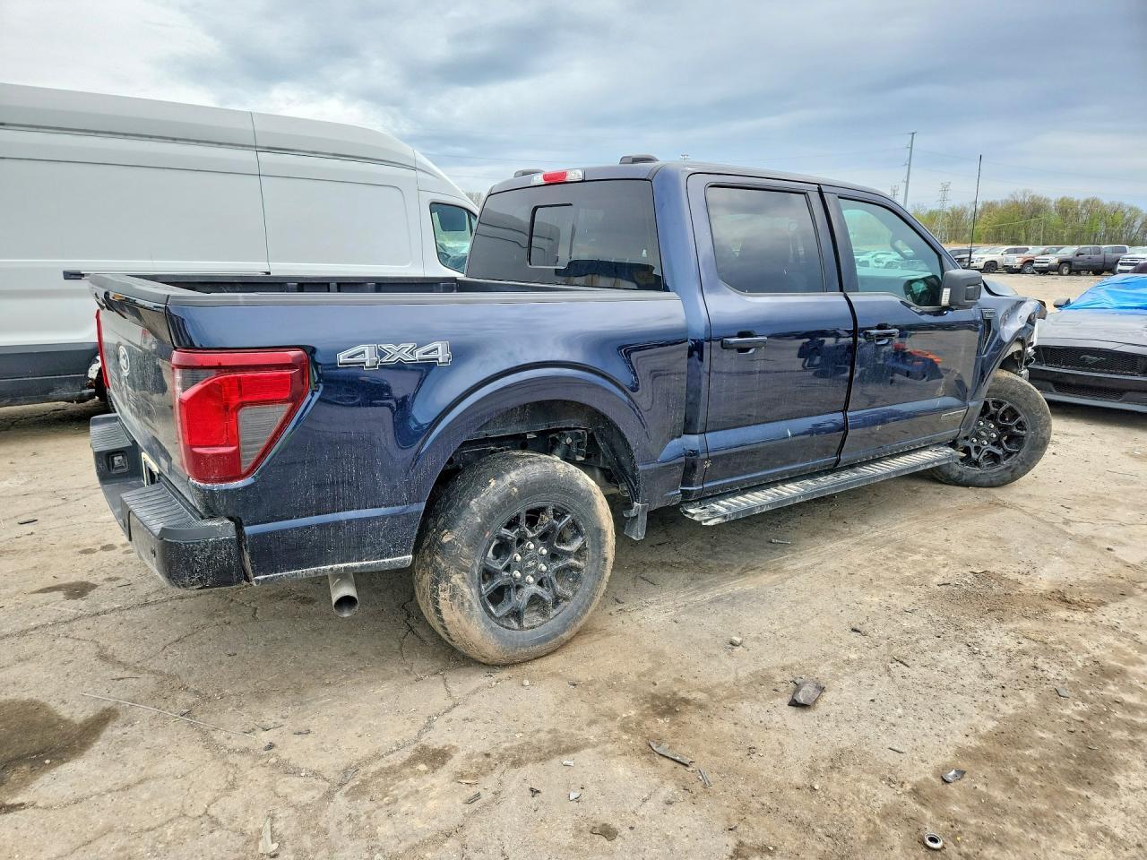 2024 Ford F150 Xlt - Фото 3