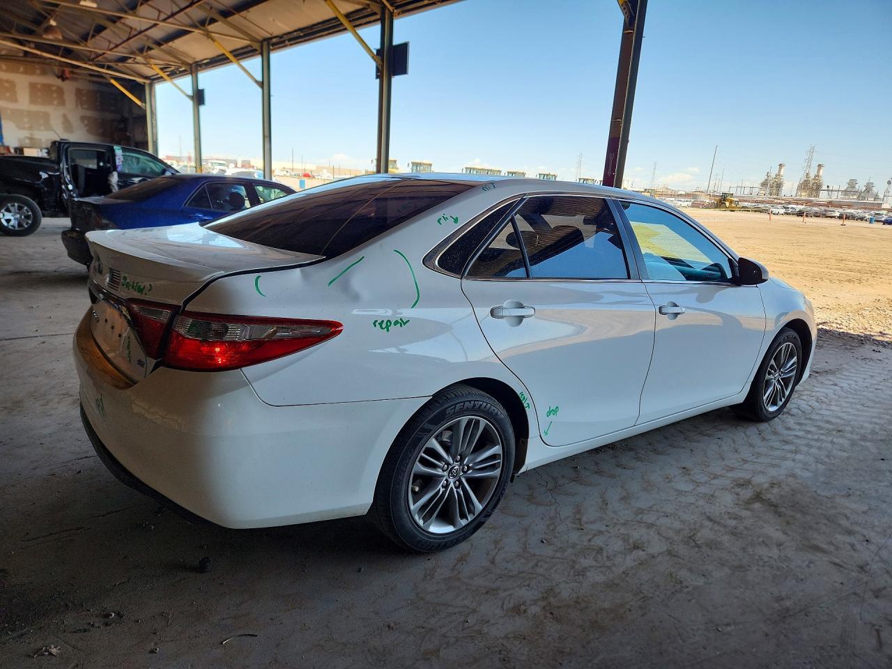 2016 Toyota Camry Se - Image 3