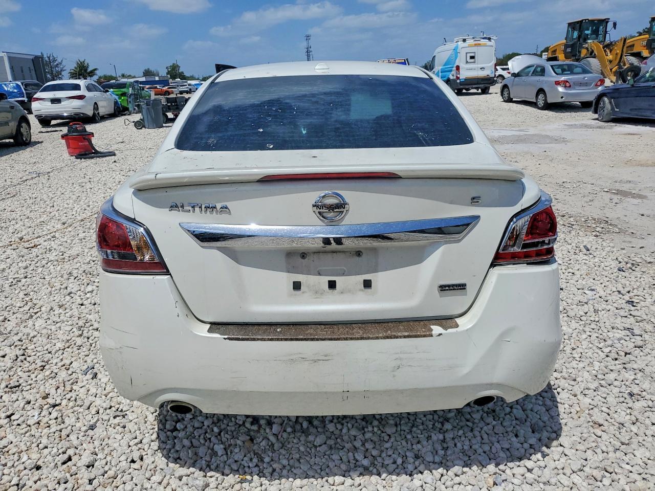2015 Nissan Altima 2.5 S - Фото 6