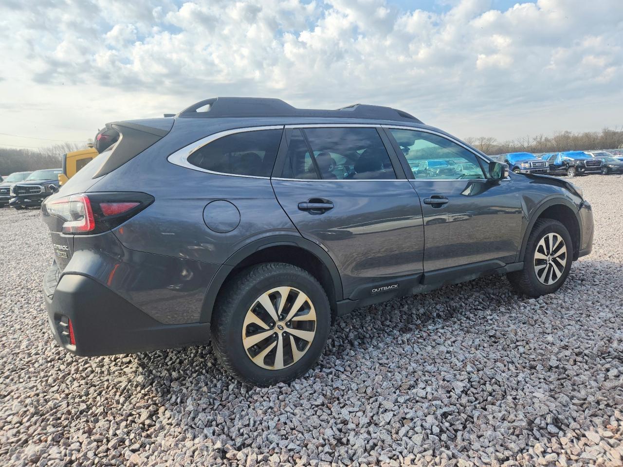 2020 Subaru Outback Premium - Фото 3