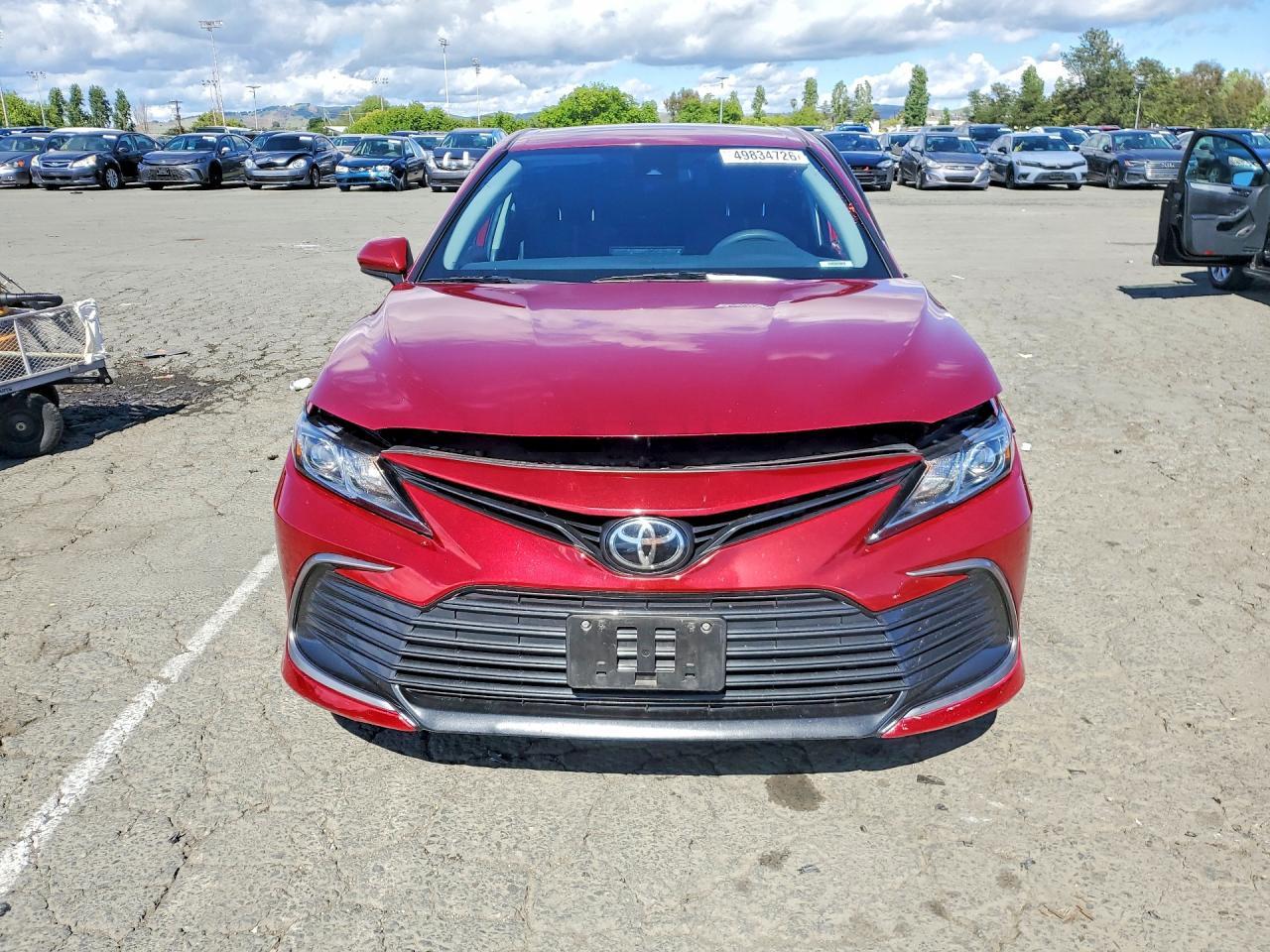 2021 Toyota Camry Le - Фото 5