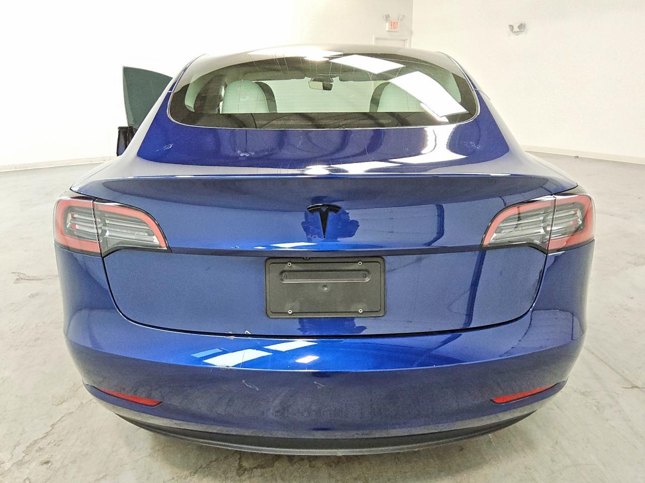 2023 Tesla Model 3 - Фото 6