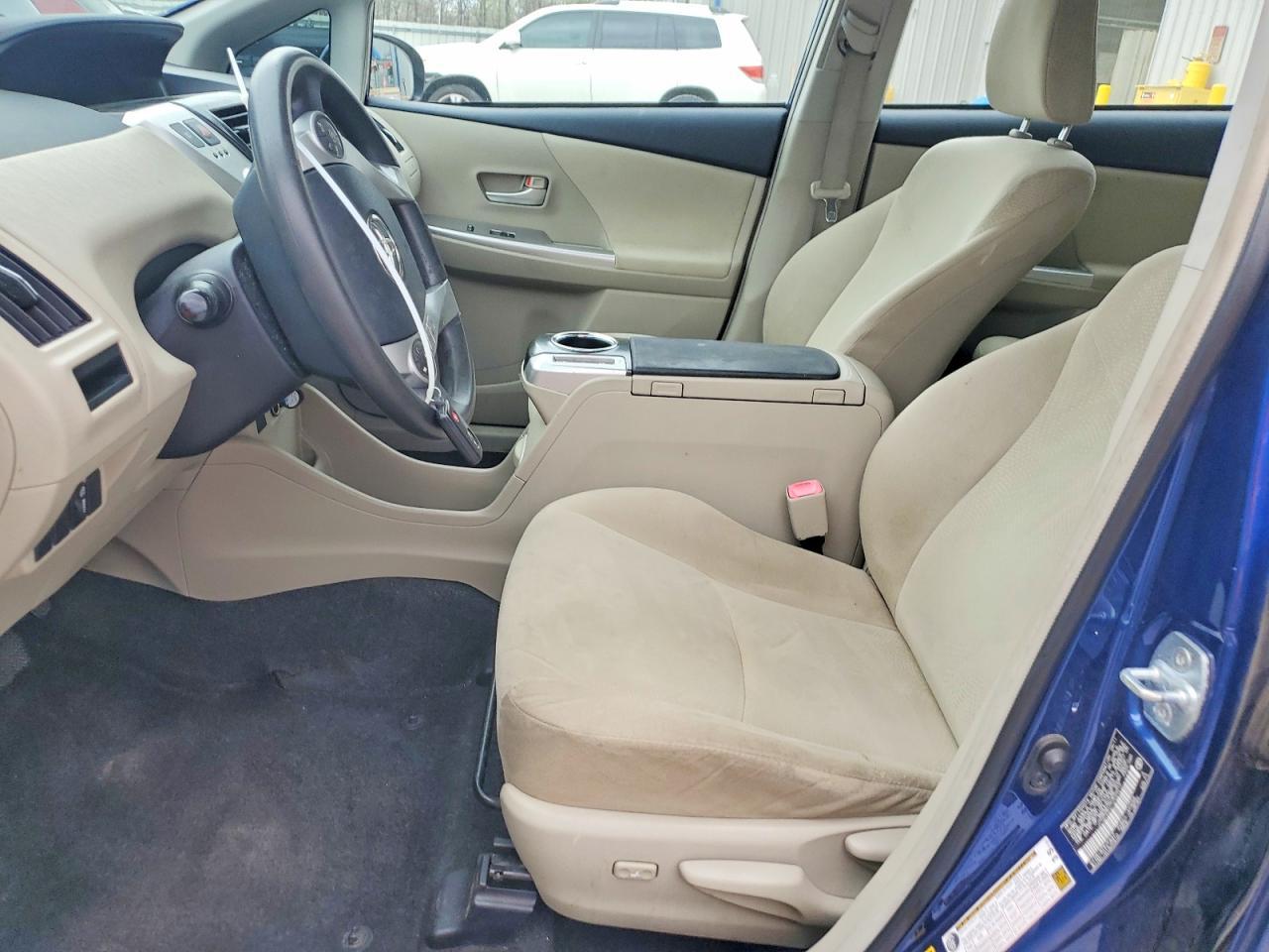 2012 Toyota Prius V Three - Фото 7