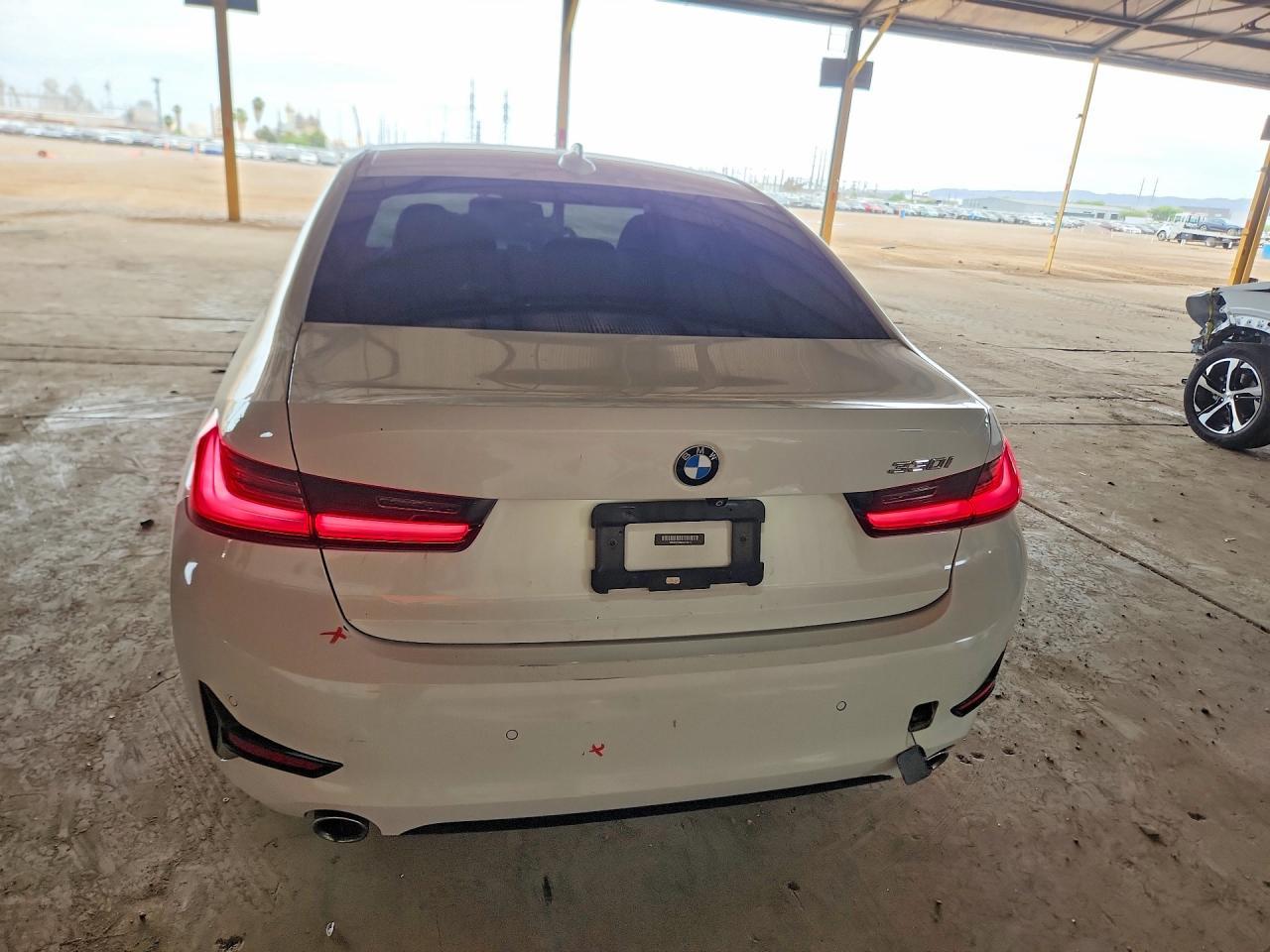 2019 BMW 330I - Фото 6