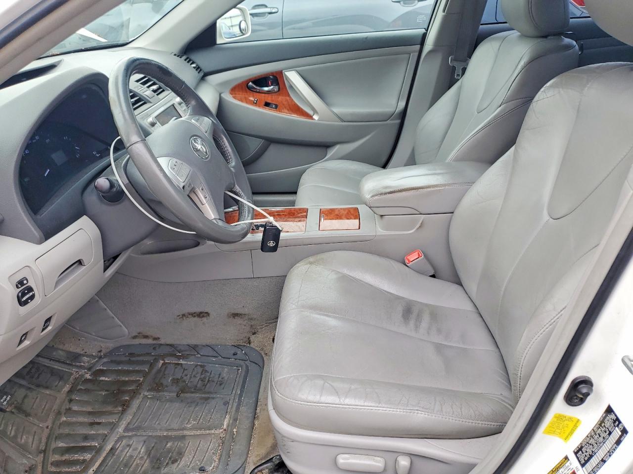 2011 Toyota Camry Hybrid Base - Фото 7