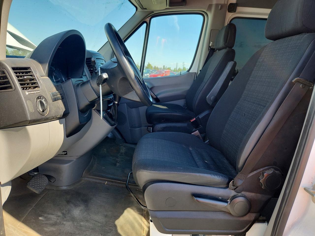 2014 Mercedes-Benz Sprinter 2500 - Image 7