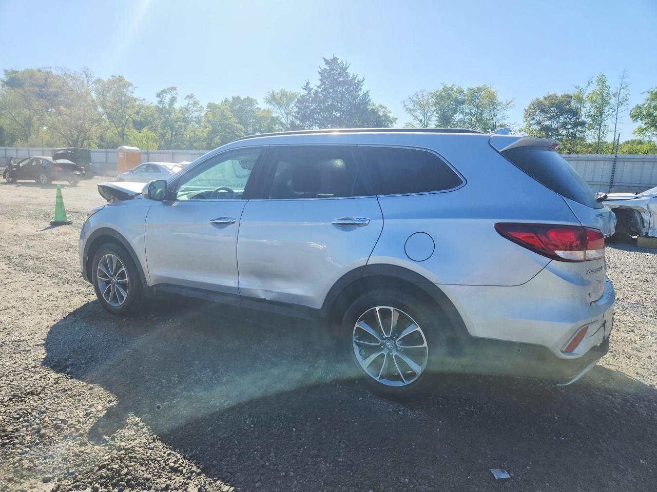 2017 Hyundai Santa Fe Se - Фото 2
