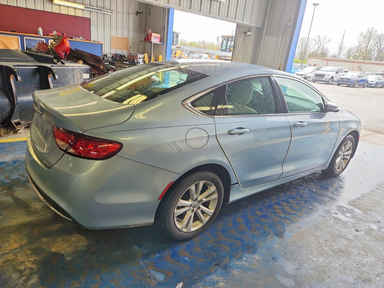 2015 Chrysler 200 Limited - Image 3