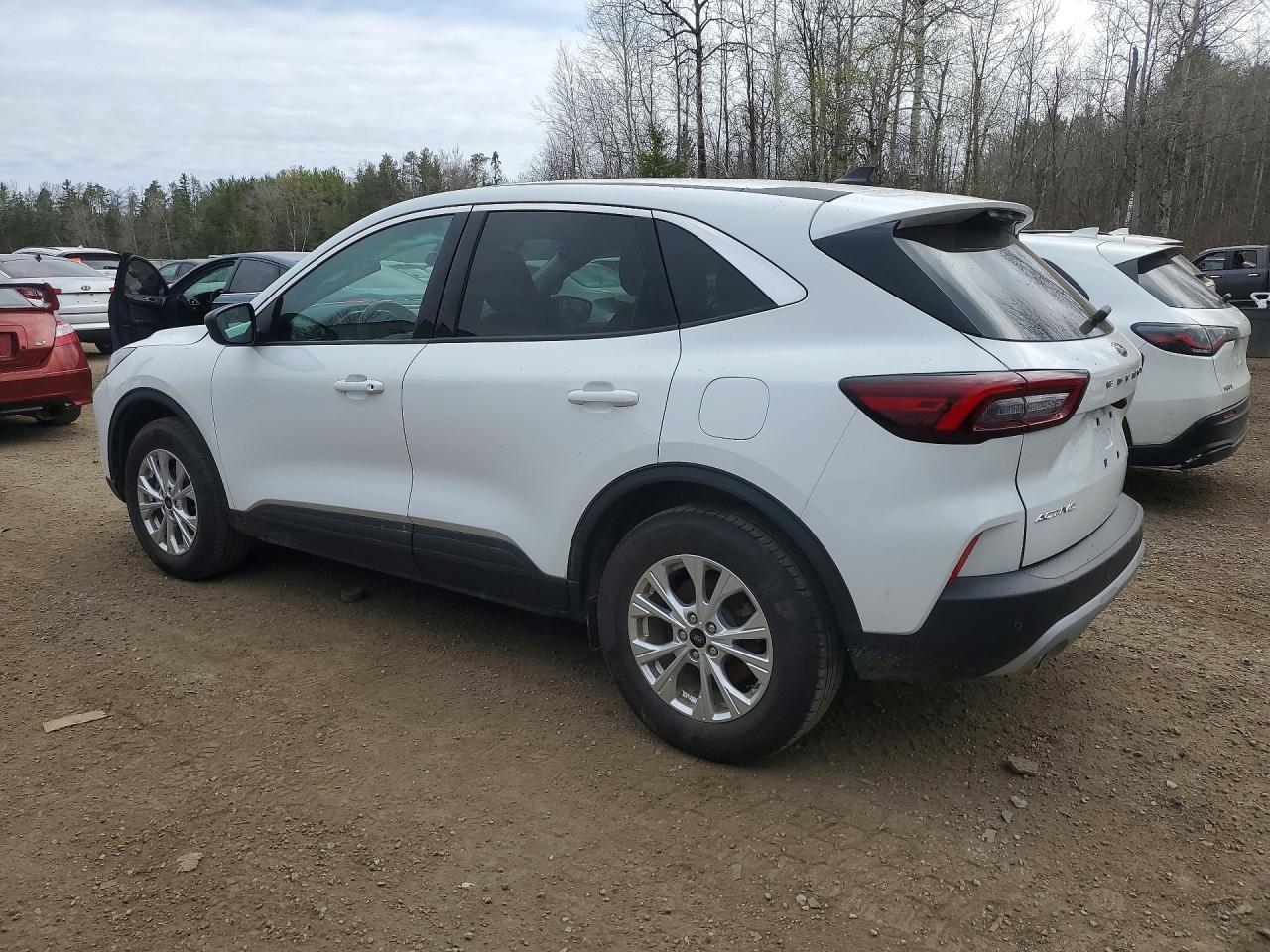 2024 Ford Escape Active - Image 2