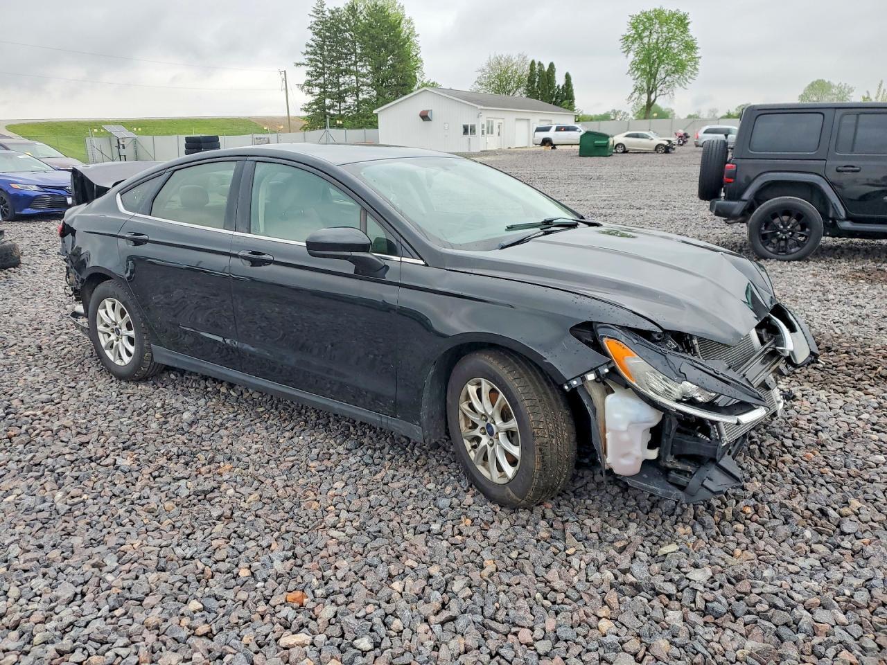 2016 Ford Fusion S - Фото 4