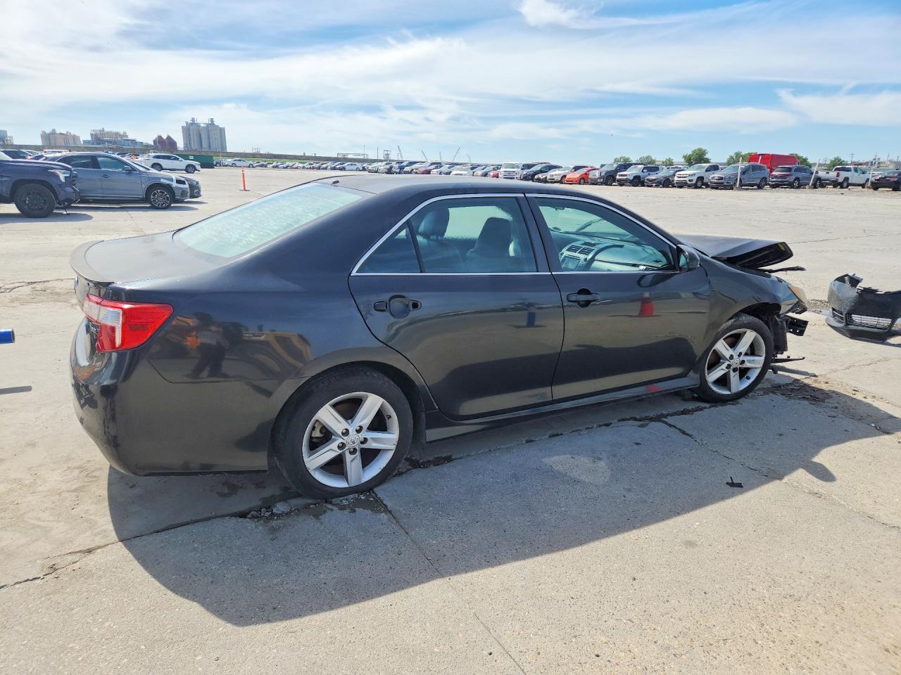 2012 Toyota Camry Se - Фото 3