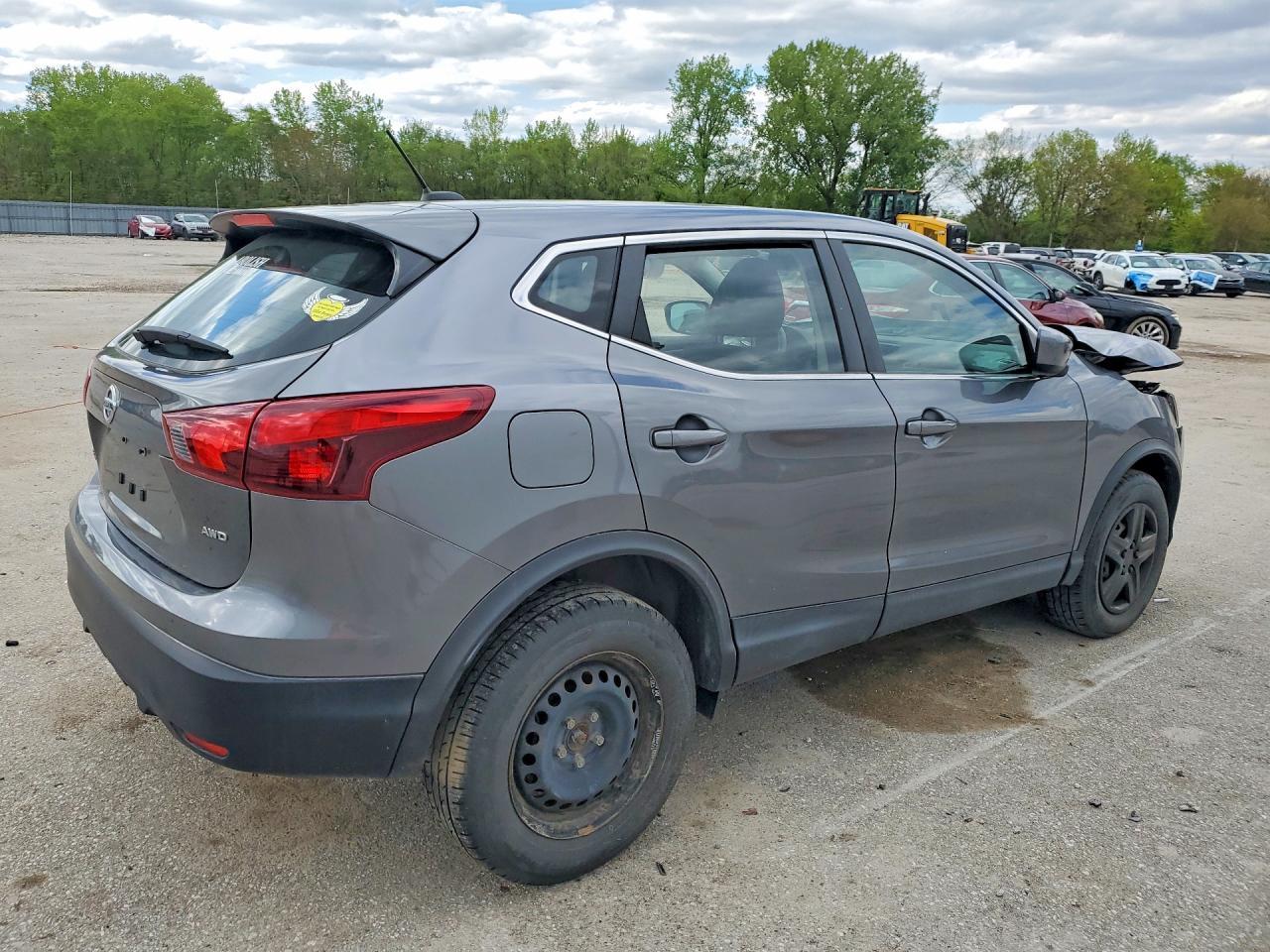 2019 Nissan Rogue Sport S - Фото 3