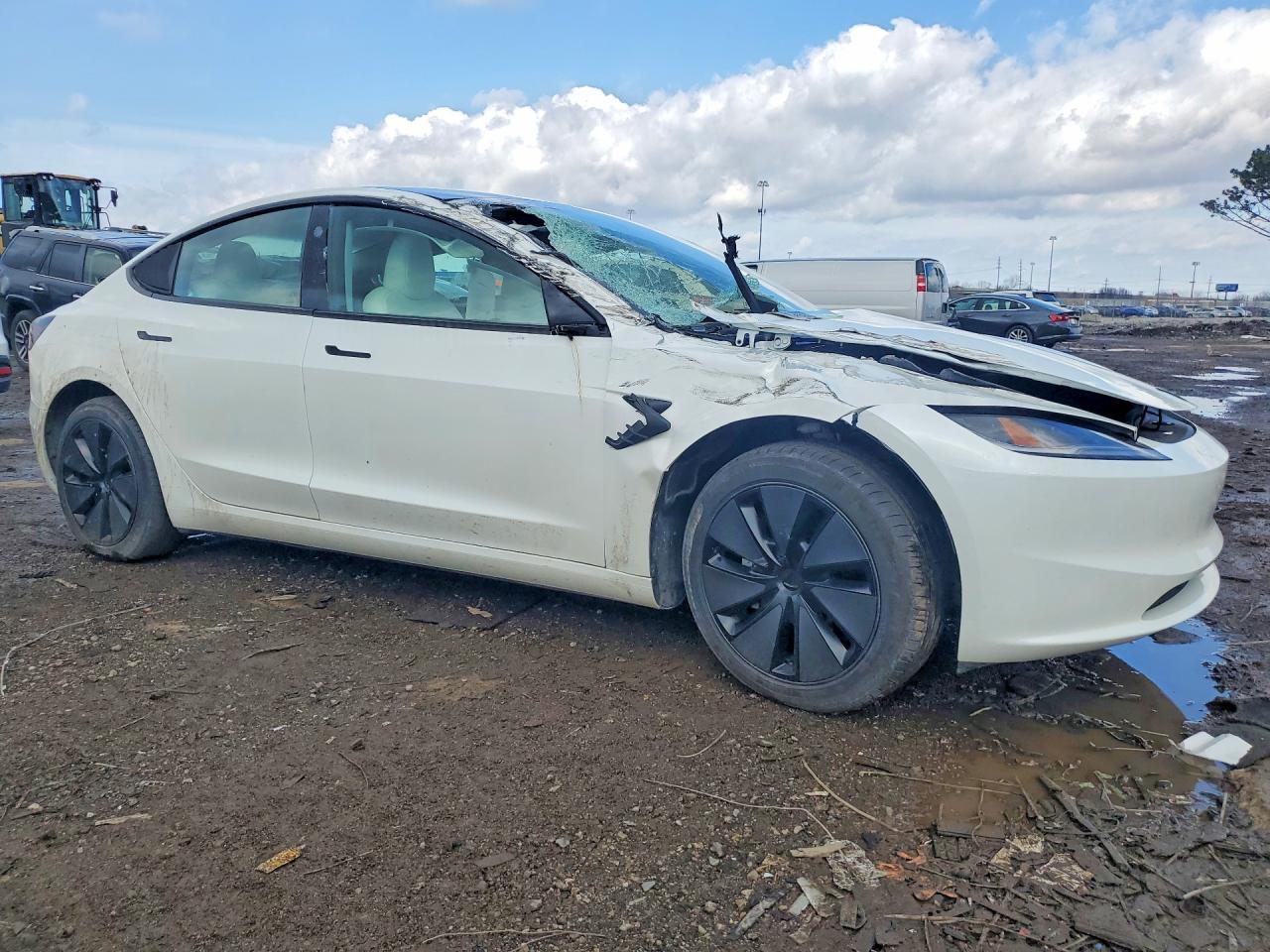 2025 Tesla Model 3 - Image 4