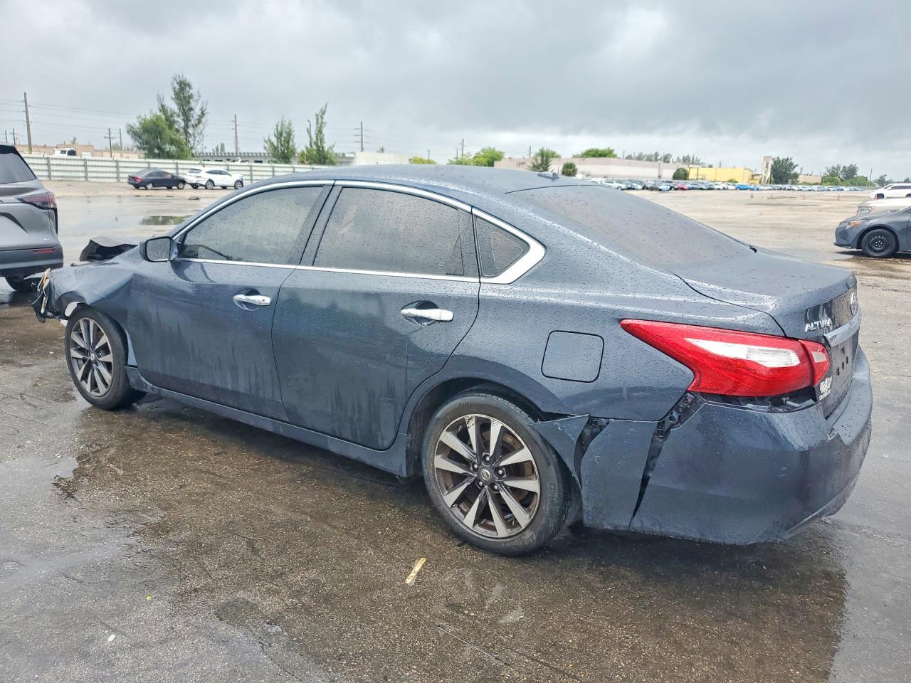 2017 Nissan Altima 2.5 - Фото 2