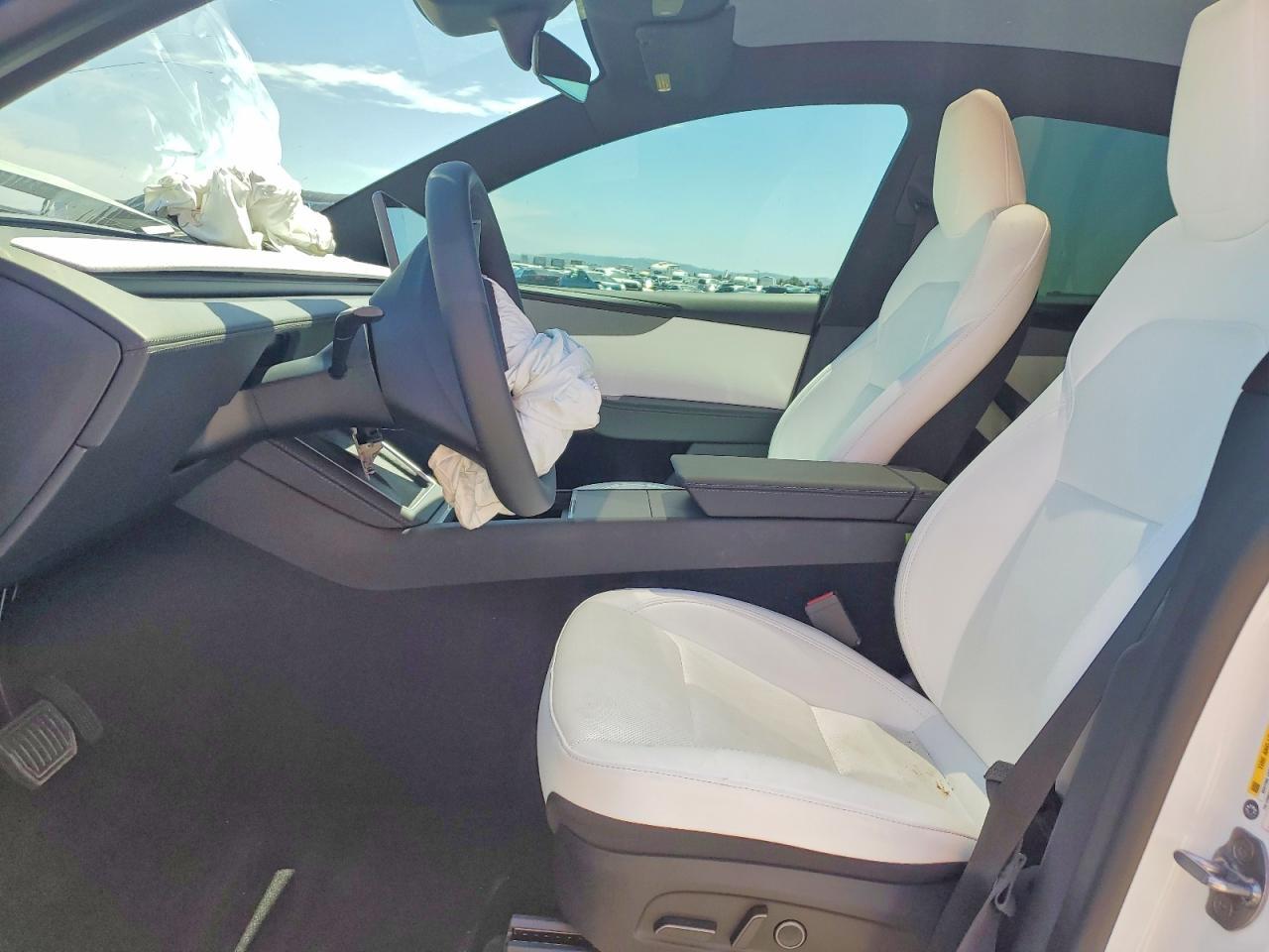 2026 Tesla Model Y - Image 7