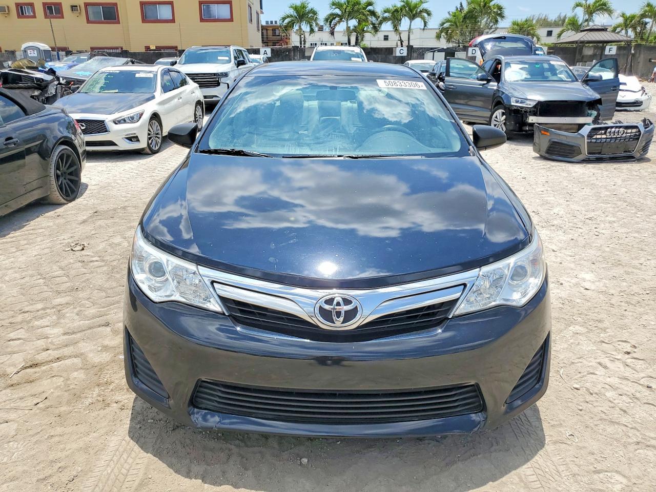 2014 Toyota Camry Le - Image 5