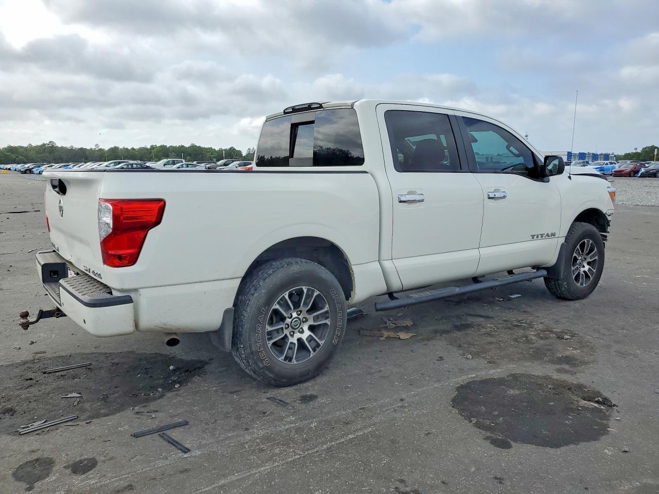 2021 Nissan Titan Sv - Image 3