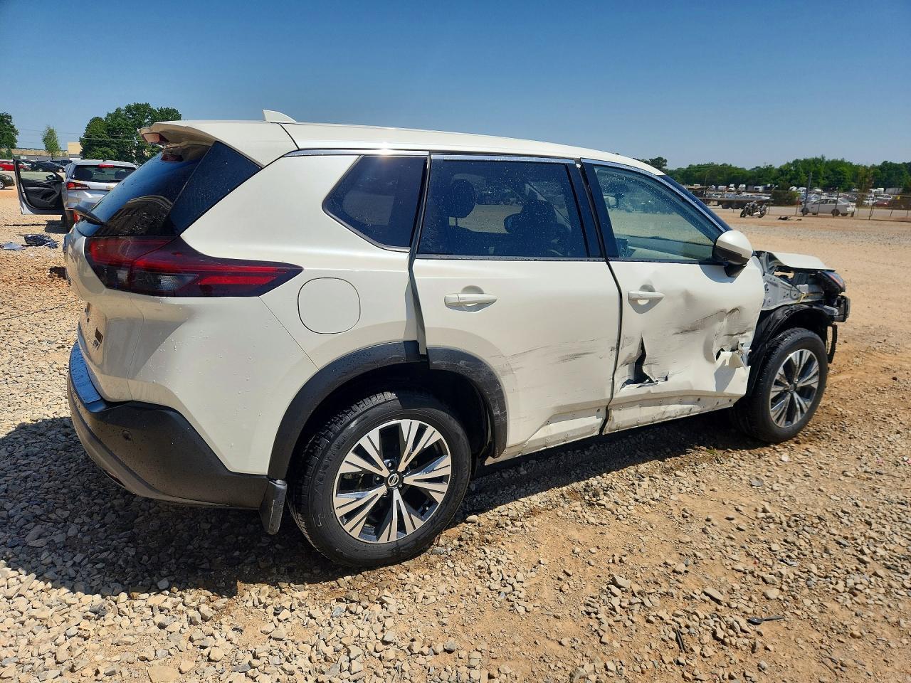 2021 Nissan Rogue Sv - Image 3