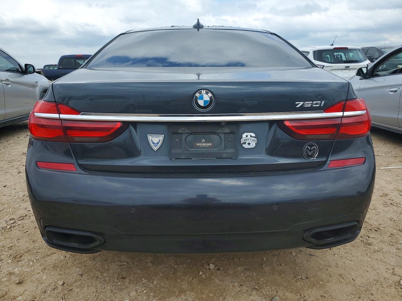 2019 BMW 750 I - Фото 6