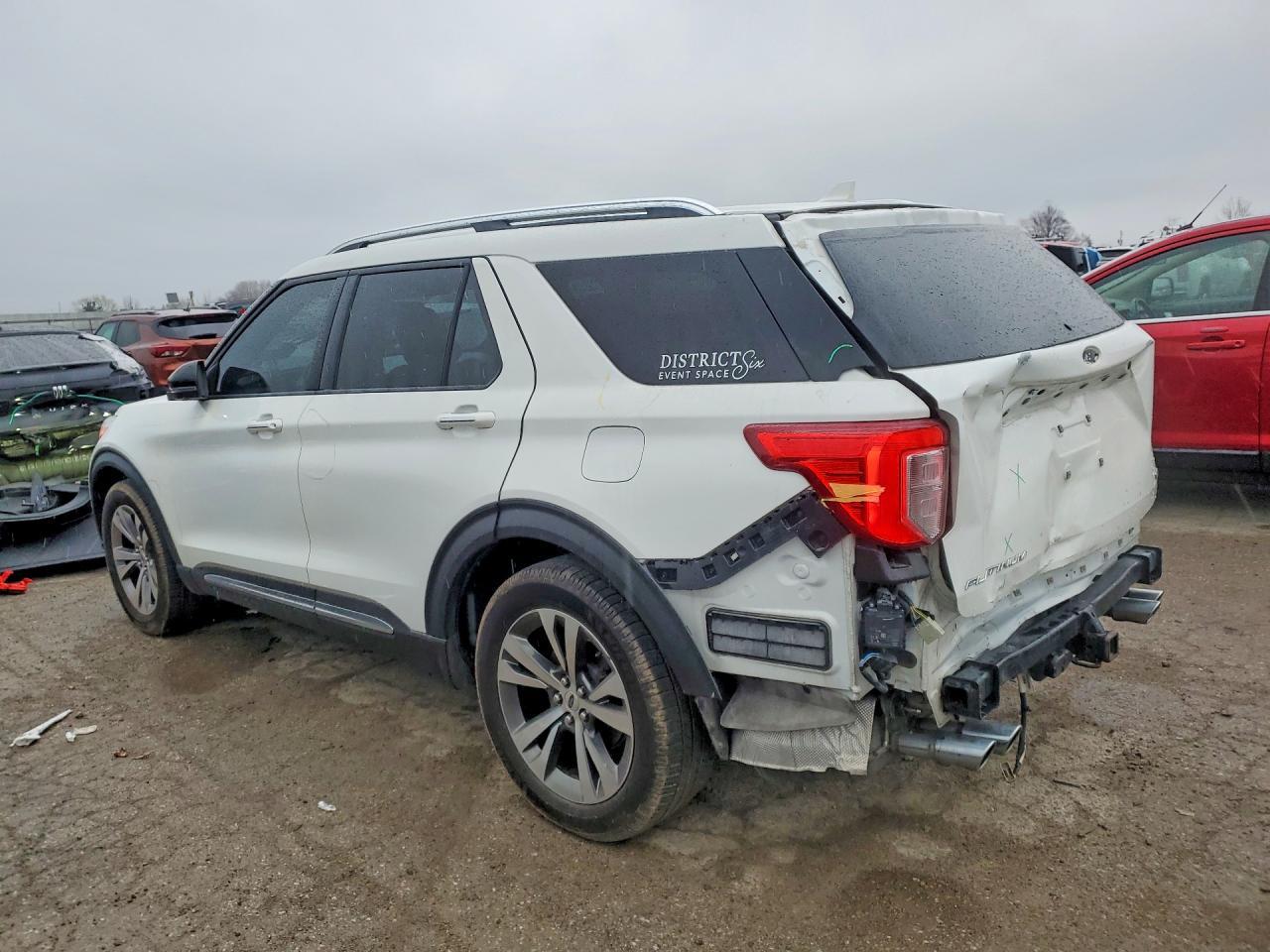 2020 Ford Explorer Platinum - Image 2
