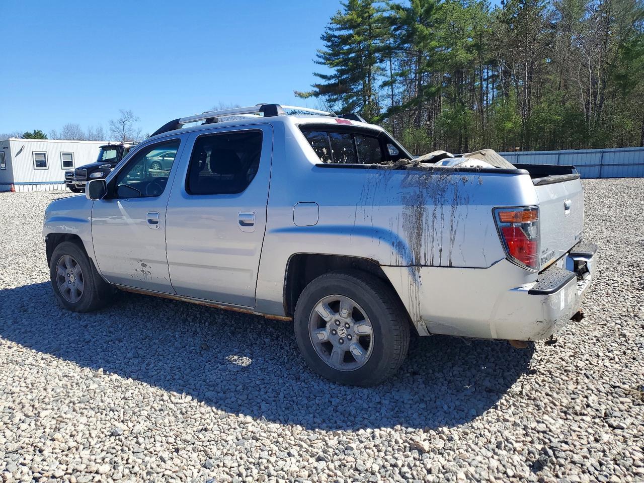 2007 Honda Ridgeline - Image 2
