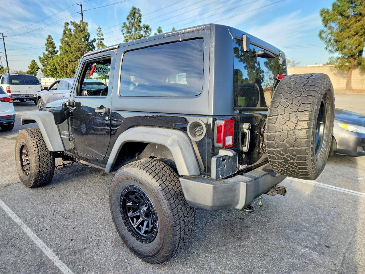 2017 Jeep Wrangler Sport - Фото 2
