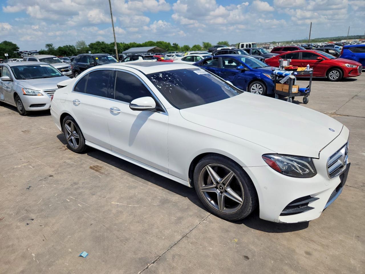 2017 Mercedes-Benz E 300 4Matic - Image 4