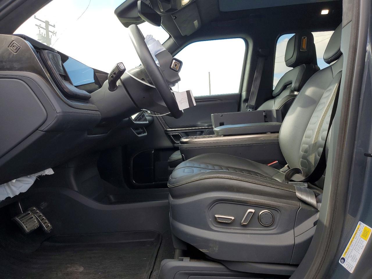 2022 Rivian R1T Adventure - Фото 7