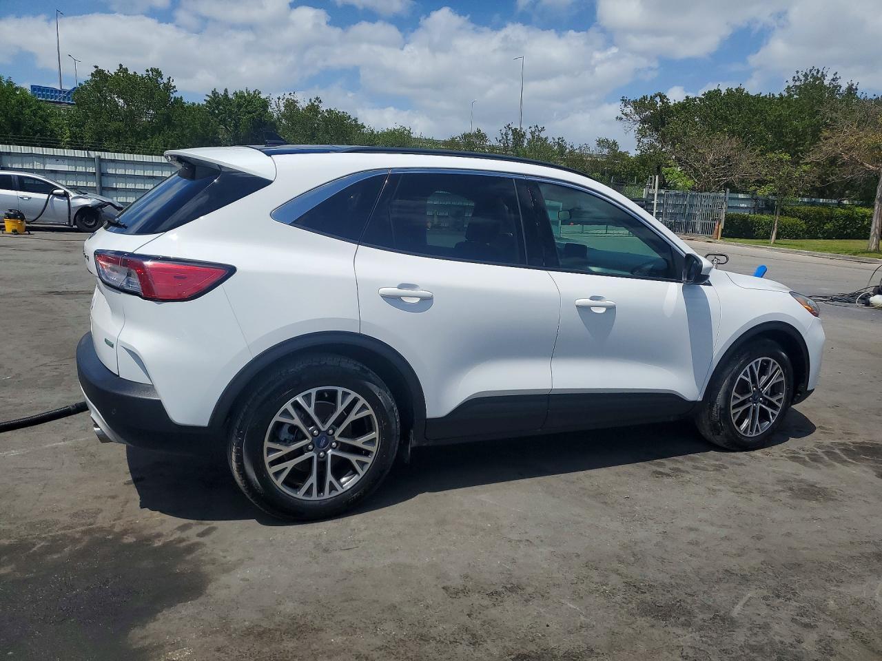 2020 Ford Escape Sel - Фото 3