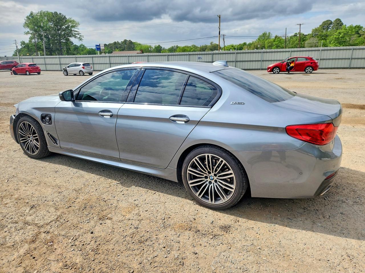 2018 BMW 530E - Фото 2