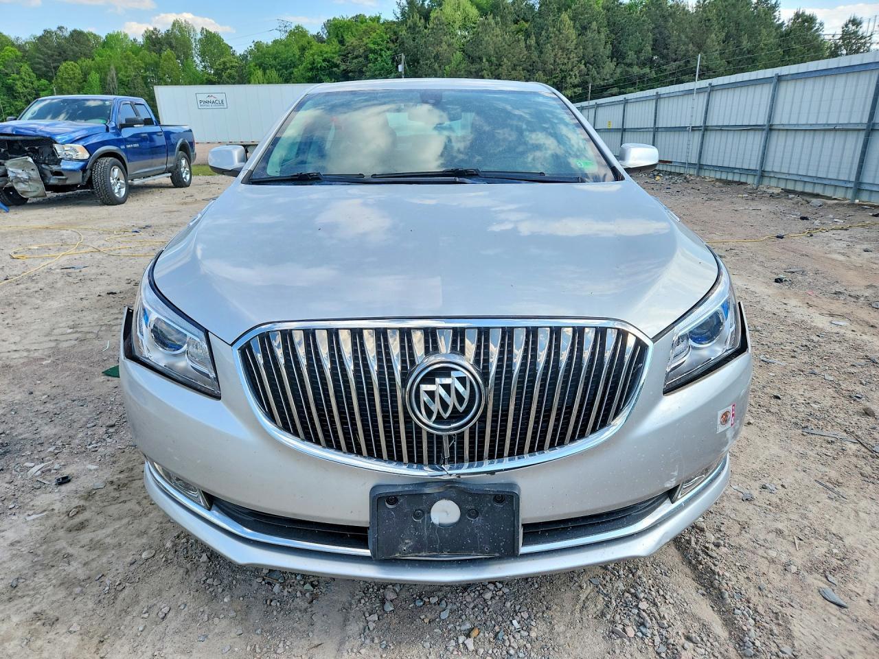 2016 Buick Lacrosse - Image 5