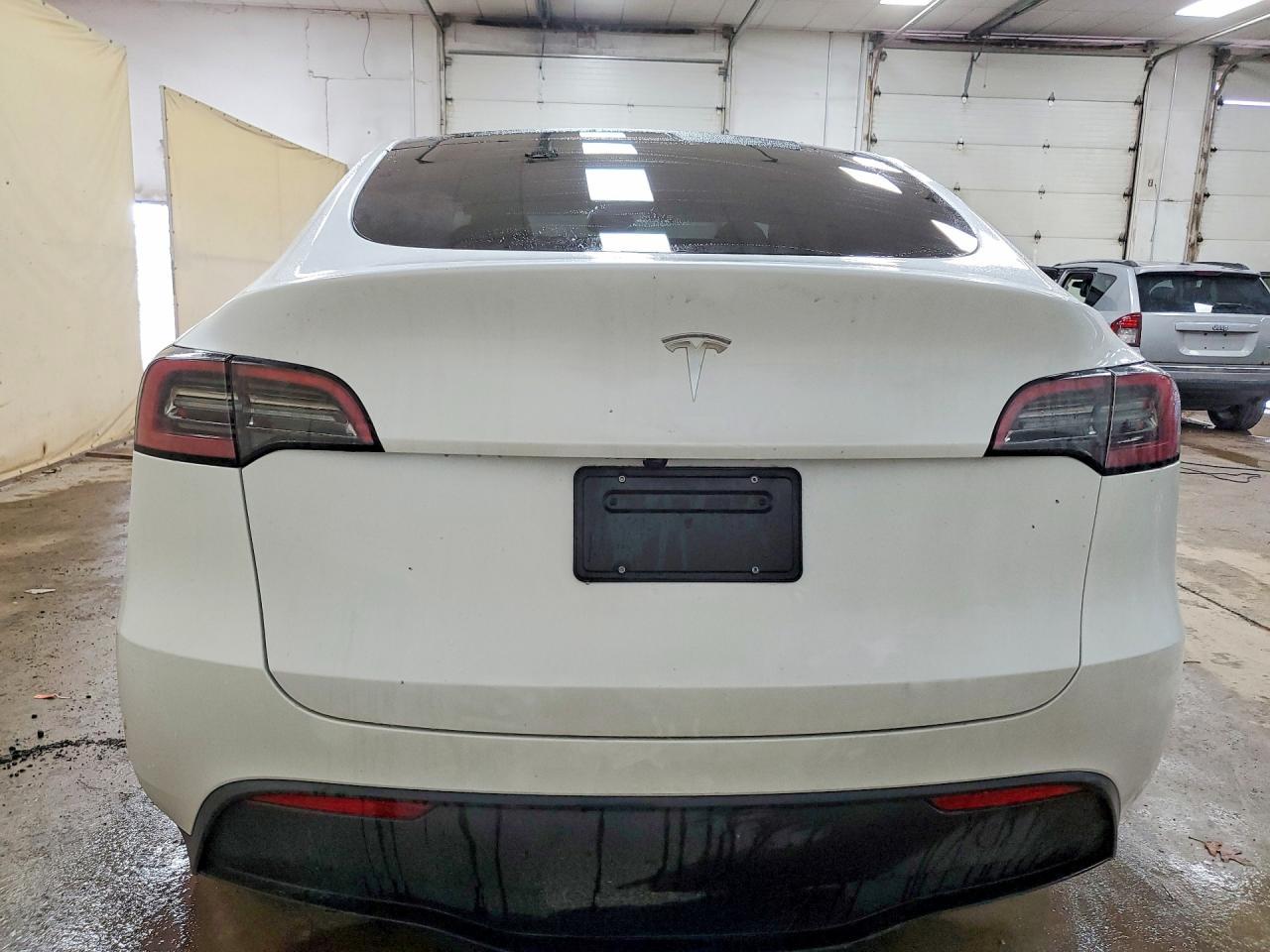 2024 Tesla Model Y - Image 6