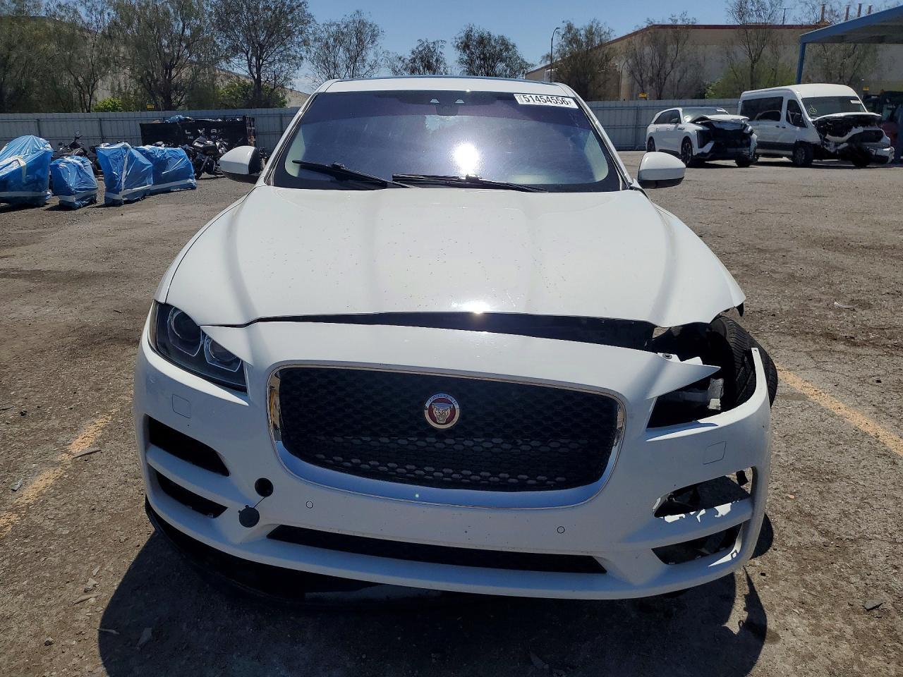 2018 Jaguar F-Pace Premium - Фото 5