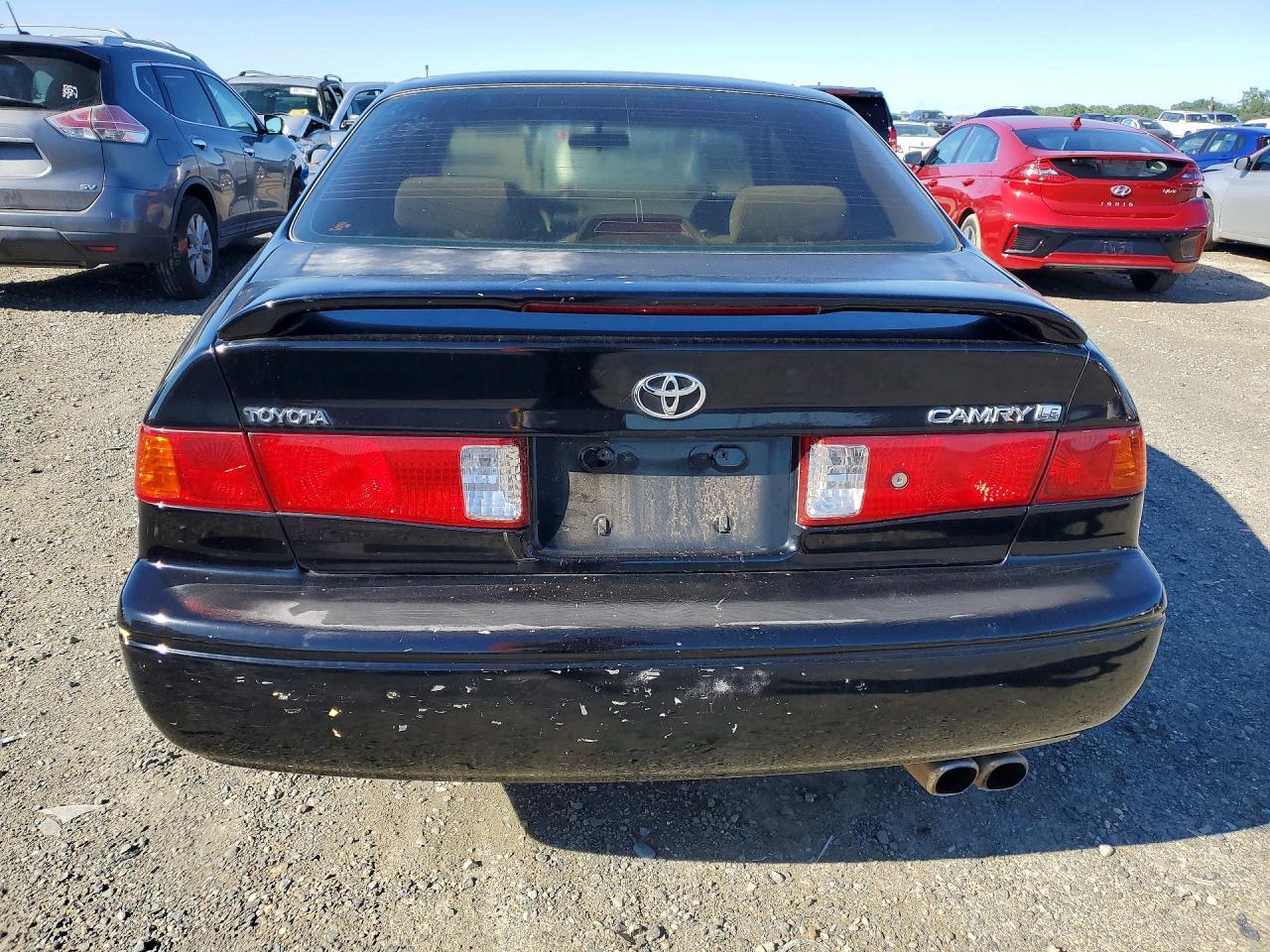 2000 Toyota Camry Le - Фото 6