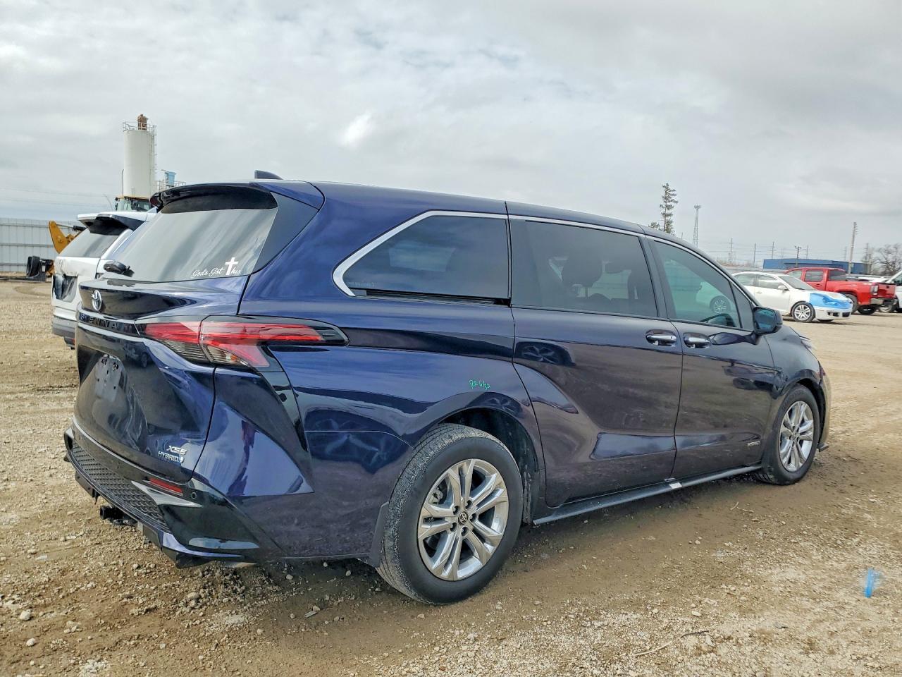 2021 Toyota Sienna Xse - Фото 3