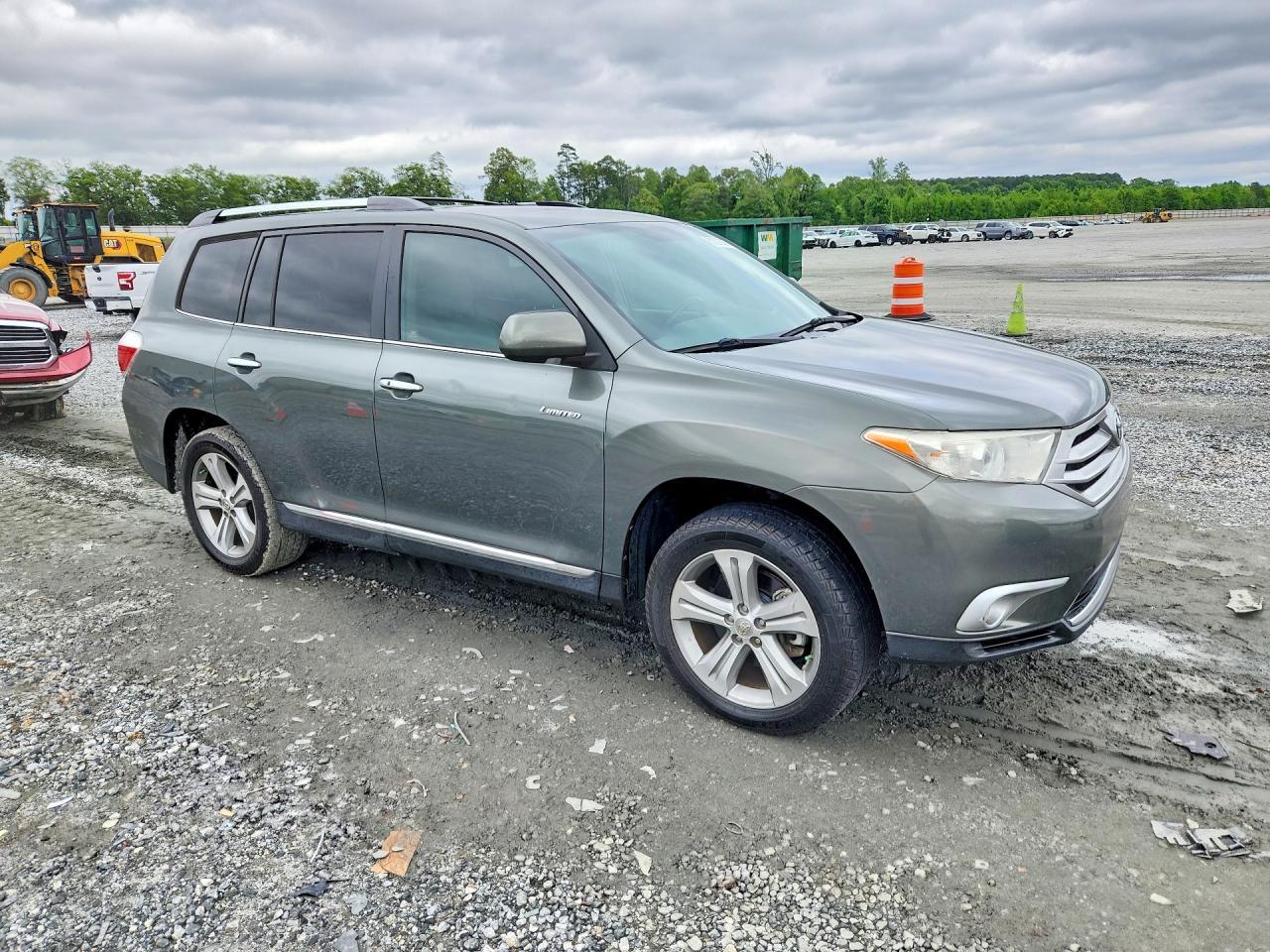 2013 Toyota Highlander Limited - Image 4