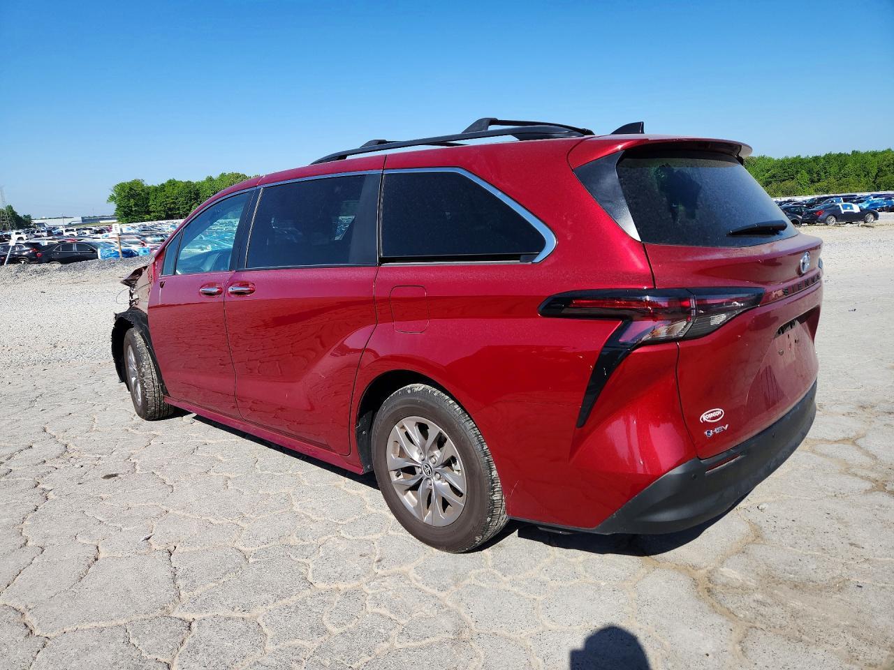 2025 Toyota Sienna Xle 8-Passenger - Фото 2