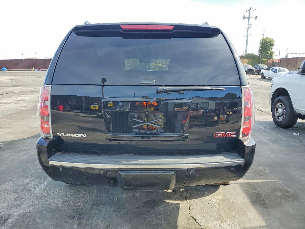 2013 GMC Yukon Denali - Фото 6