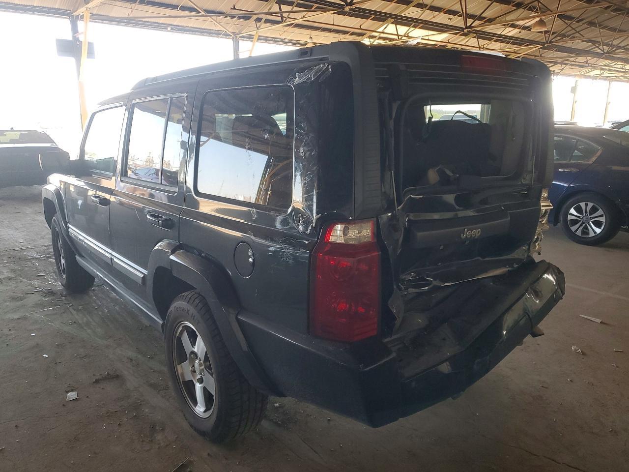 2010 Jeep Commander Sport - Фото 2