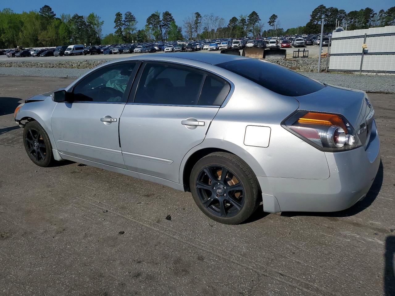 2010 Nissan Altima 2.5 - Image 2