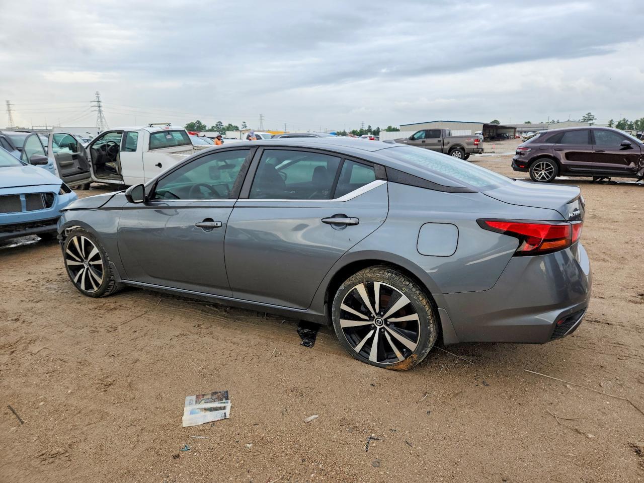 2020 Nissan Altima 2.5 Sr - Фото 2