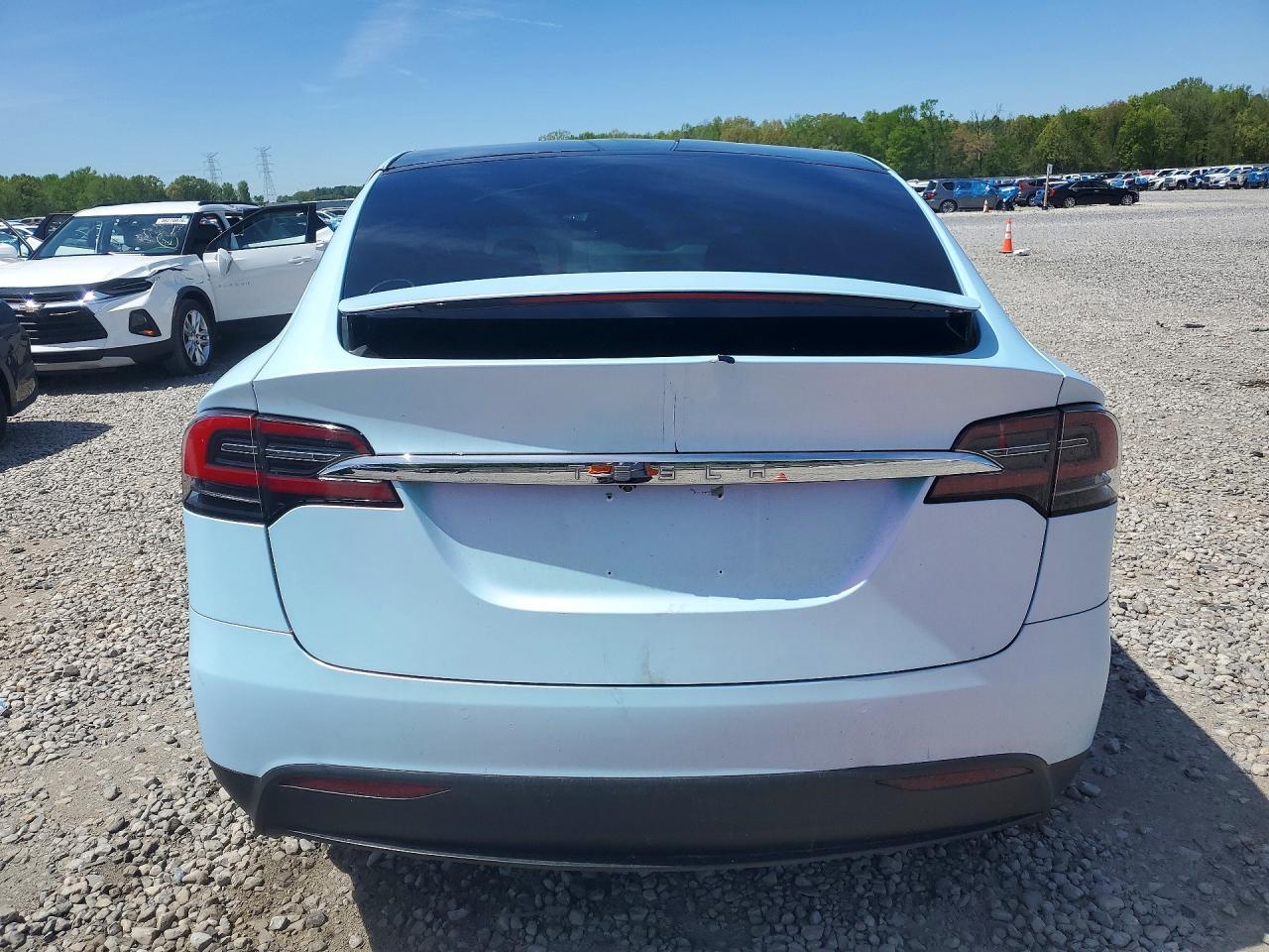 2017 Tesla Model X - Фото 6